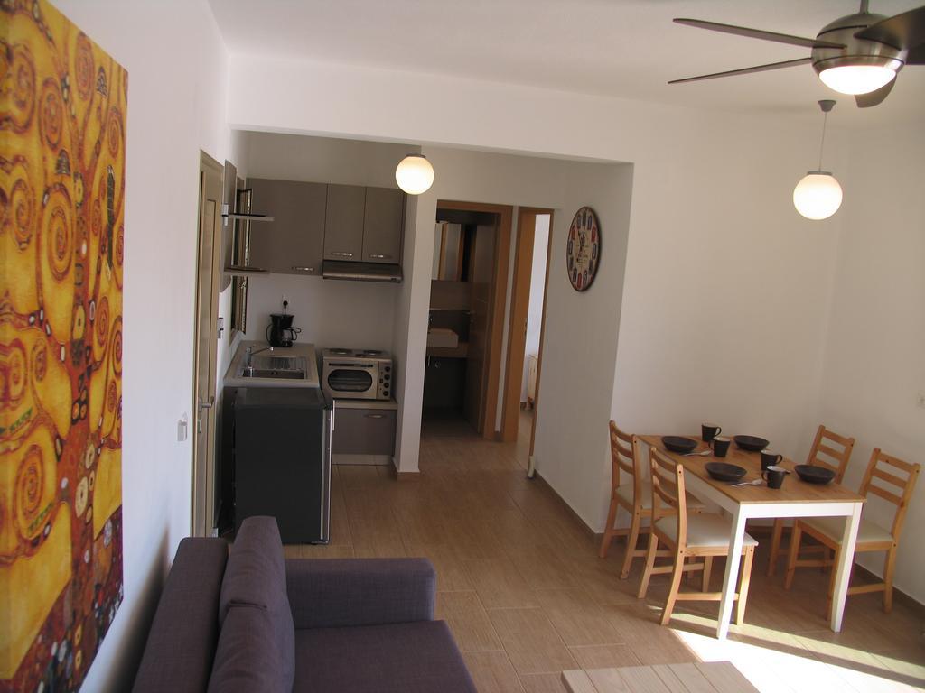 Skiathos Lagoterra Apartments Экстерьер фото
