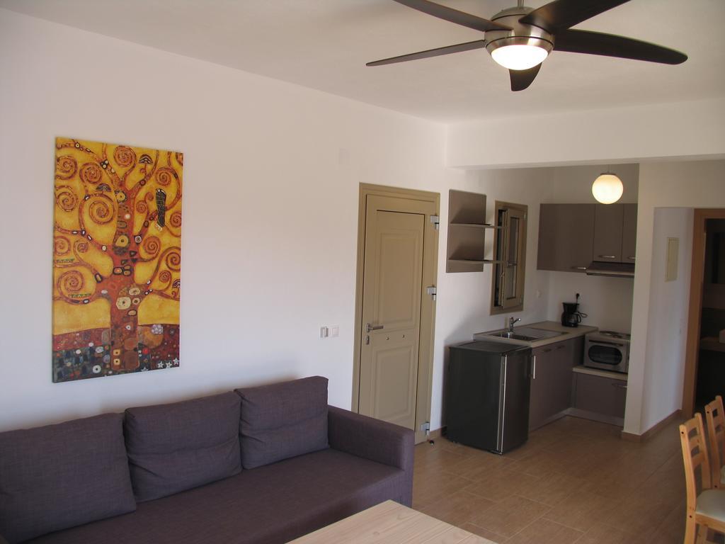 Skiathos Lagoterra Apartments Экстерьер фото